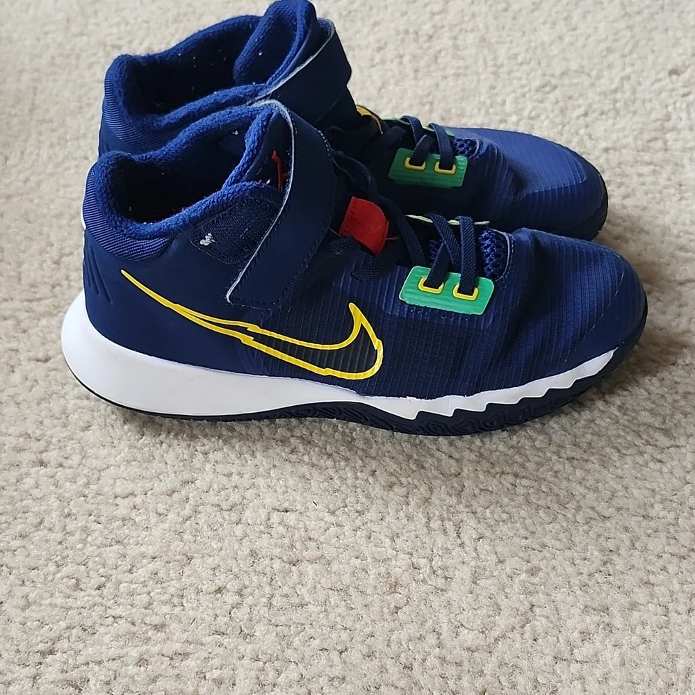 Nike Kyrie Flytrap 4 Shoes size 2.5 - Picture 1 of 3